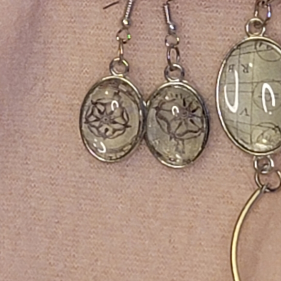 Song of Flowers Bracelet & Earring Set - Picture 7 of 16